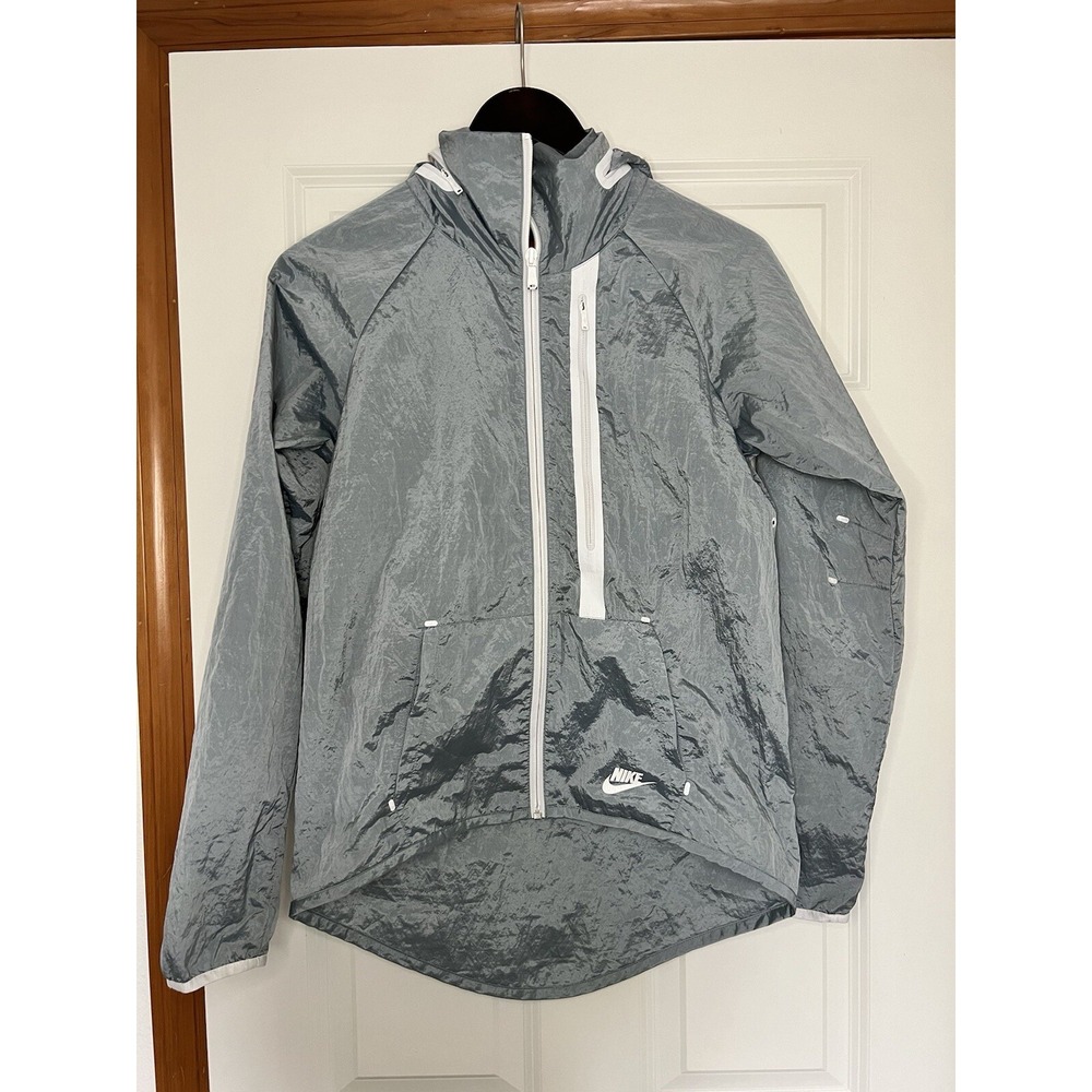 $180.00 699882-088 Nike‎ Women Tech Moto Cape (grey / white) Small
